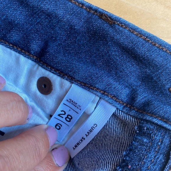 LOFT Curvy Skinny Mid Wash High Rise - Picture 7 of 8